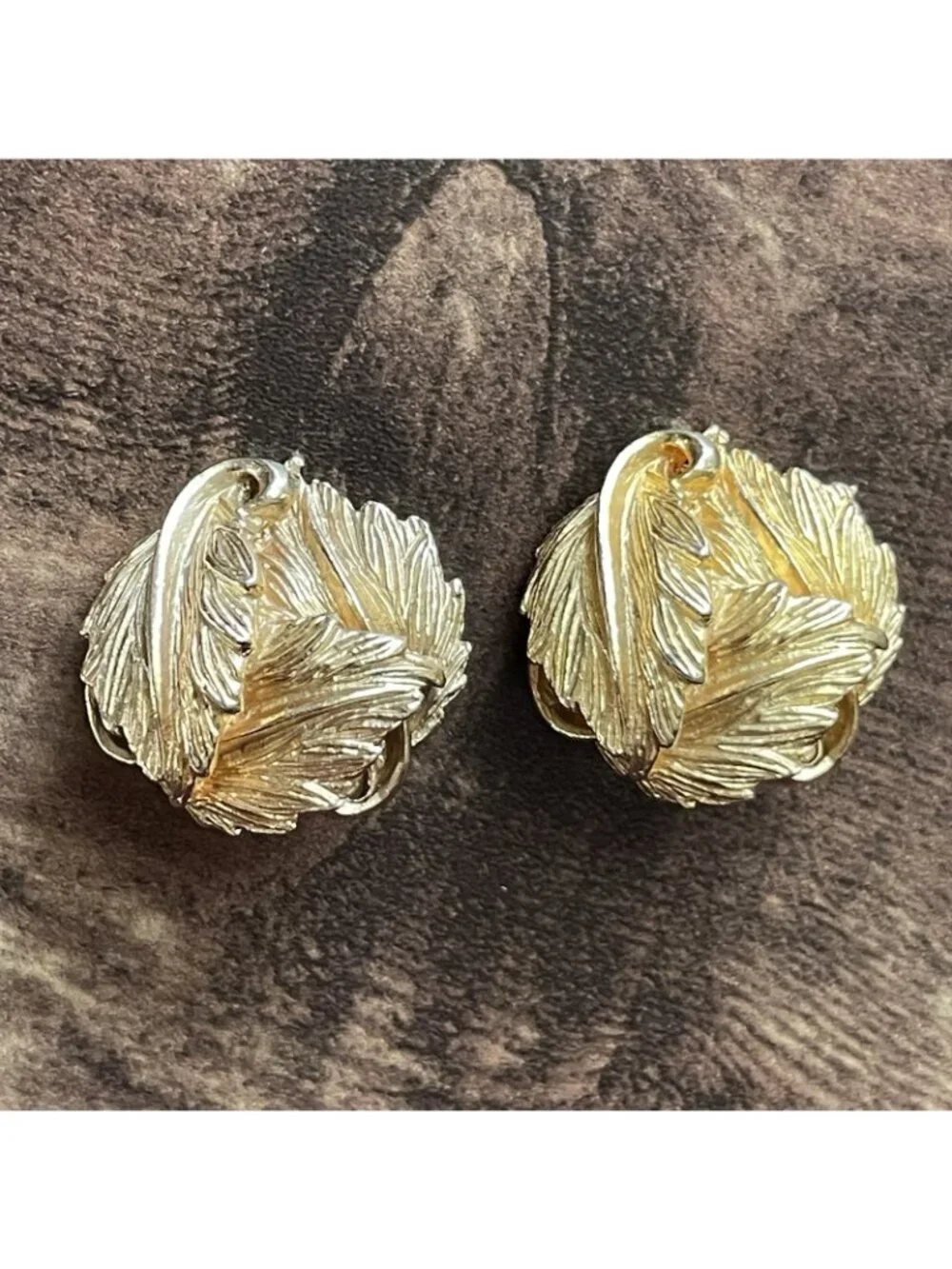 Vintage 1980s Earrings Gold Tone Leaves Clip On Statement Runway Glam Grecian
